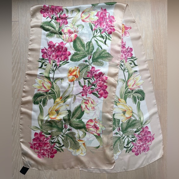 Brooks Brothers Accessories - Brooks Brothers 346 NWT silk scarf